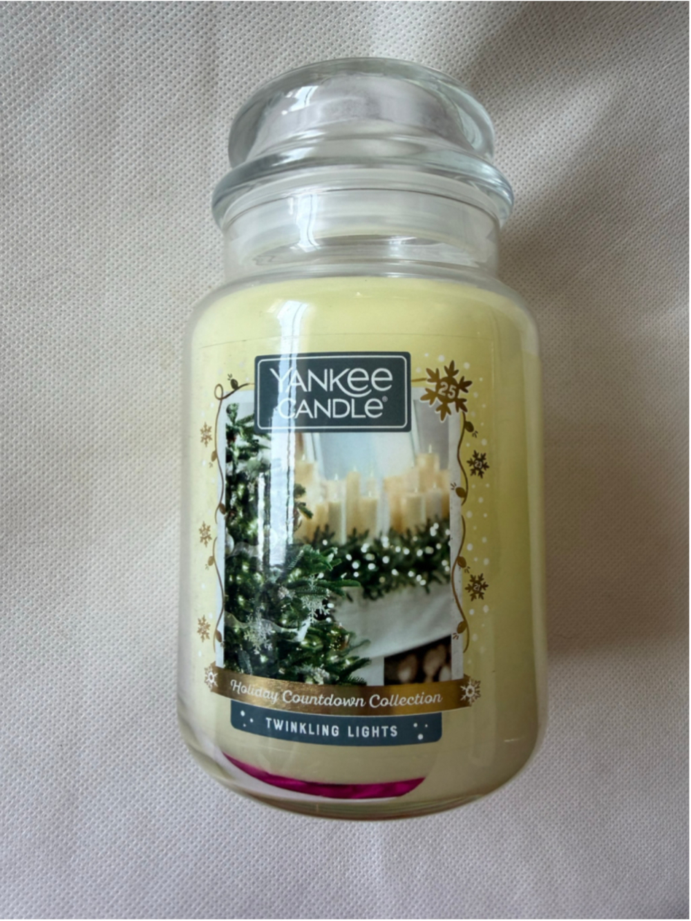 NEW Yankee Candle Large Jar Candle 22 oz HOLIDAY TWINKLING LIGHTS - Picture 2 of 7